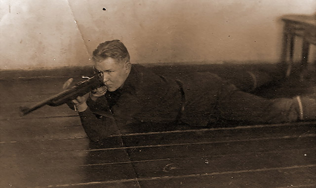 Драгунов с винтовкой С-49, 1949 г.
