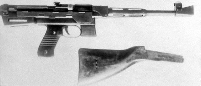 Пистолет-пулемёт Шпагина ППШ-2 с отомкнутым прикладом