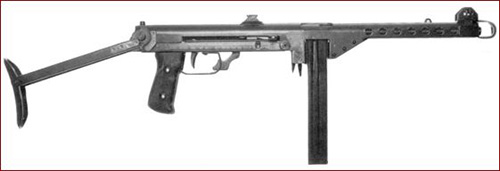 Финский пистолет-пулемёт m/44 с 50-патронным шведским магазином. В 
1939-40 гг. производство таких магазинов по лицензии было начато в 
Финляндии 