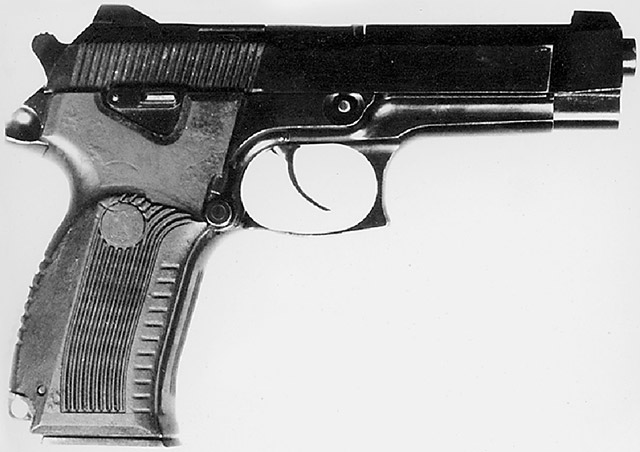 9-мм пистолет 6П35 конструкции Ярыгина В. А. («Ижмех») под патрон РГ 057
 (9х19). Вид справа. Принцип работы автоматики – отдача затвора при 
коротком ходе ствола