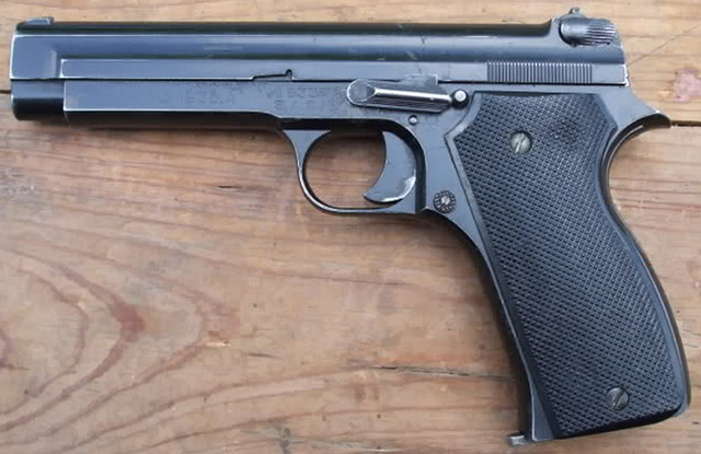 Французский Modèle 1935A pistol — один из представителей семейства Mle. 1935, прародителей швейцарского SIG P210