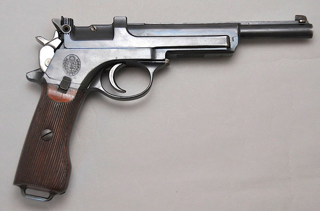 Пистолет Modelo 1905 аргентинского контракта с гербом Аргентины на рукоятке