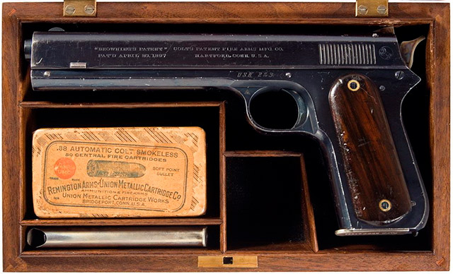 «Кольт-Браунинг» M1900 в деревянной коробке с пачкой патронов .38 ACP и запасным магазином