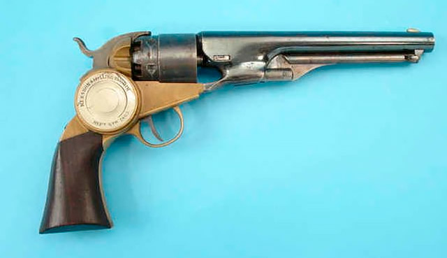 Мершон и
 Холлингсворт — револьвер с часовым механизмом