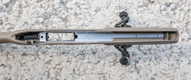 Алюминиевый блок системы AccuStock обеспечивает надежную и жесткую укладку винтовки в ложу