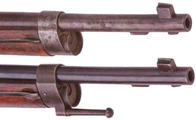 Основное внешнее отличие модели Mle 1886 (сверху) от Mle 1886 М93 (снизу) - крюк для составления винтовок в пирамиду