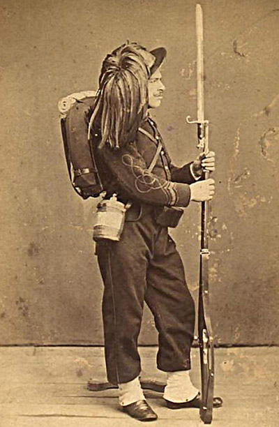 Итальянский солдат с
 винтовкой Fucile Mod 1870